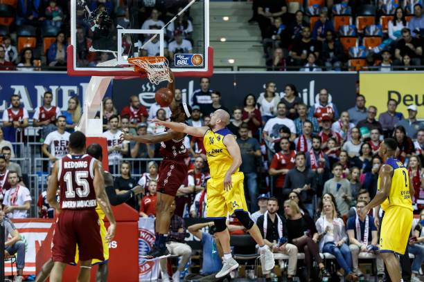 在巴黎圣日 在巴黎圣日